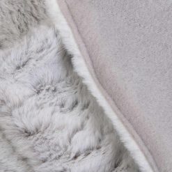 Remise ???? TOILINUX Plaid Imitation Fourrure XXL - 140x200cm - Gris ???? 4 Remise ???? TOILINUX Plaid Imitation Fourrure XXL - 140x200cm - Gris ???? -Jardin Privé Shop unnamed file 1929