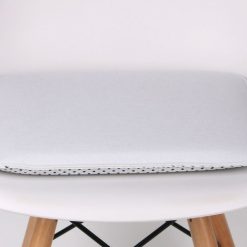 Coupon ???? IDIMEX Lot De 4 Coussins D'assise Antidérapants GRACE, Galettes De Chaises En Feutre Blanc De Format Carré Avec Picots En Caoutchouc Noir ???? -Jardin Privé Shop unnamed file 3243