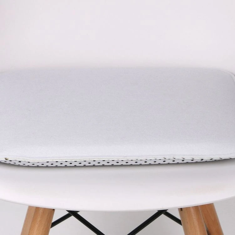 Coupon 🧨 IDIMEX Lot De 4 Coussins D'assise Antidérapants GRACE, Galettes De Chaises En Feutre Blanc De Format Carré Avec Picots En Caoutchouc Noir 👍 5 Coupon 🧨 IDIMEX Lot De 4 Coussins D'assise Antidérapants GRACE, Galettes De Chaises En Feutre Blanc De Format Carré Avec Picots En Caoutchouc Noir 👍 – Image 3