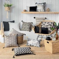 Meilleure vente ✔️ Paris Prix Coussin Déco Imprimé Kenza 30x50cm Noir 😀 -Jardin Privé Shop unnamed file 777